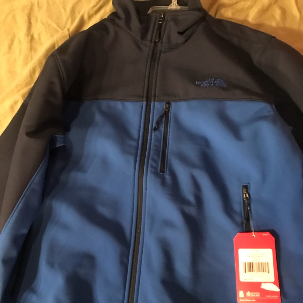NWT markdown!!! Men’s North Face Apex Bionic